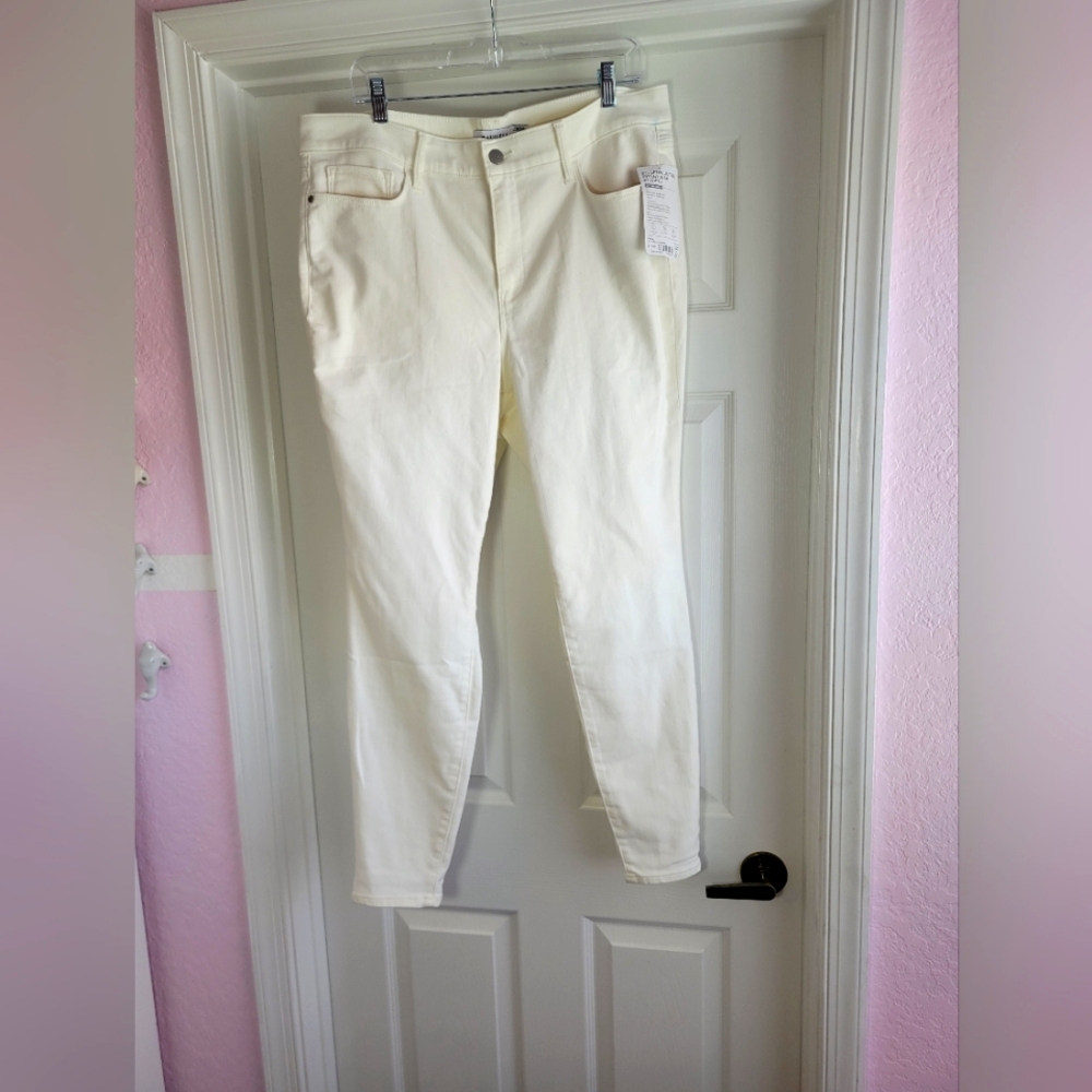 Athleta White Sculptek ultra skinny Jeans Size Womens Size 18X‎ Athleisure curvy